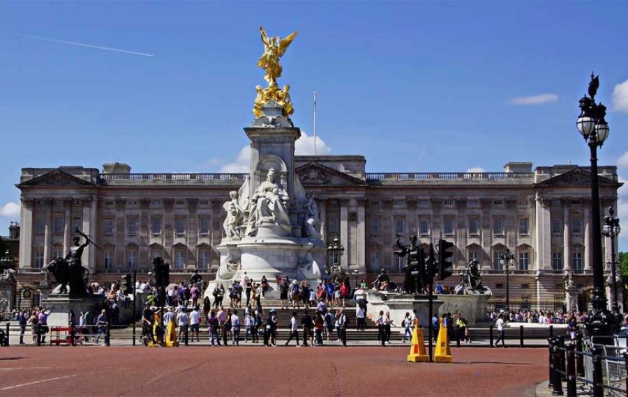 JAF inedit la Palatul Buckingham! Ce s-a furat din locuința Reginei Elisabeta
