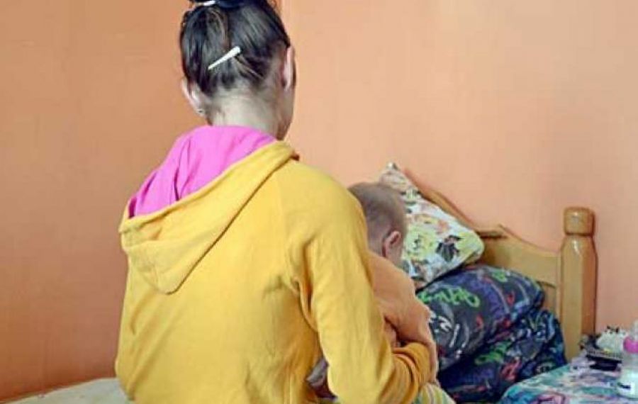 România, în topul UE privind mamele adolescente. Care sunt cauzele
