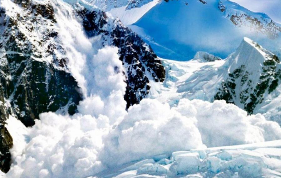 RISC ridicat de avalanșă pe mai mulți munți din țară