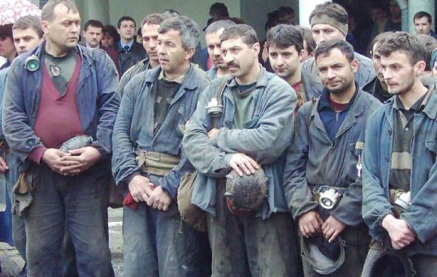 UPDATE. PROTEST al minerilor din Valea Jiului. Producția a fost oprită, ortacii își cer salariile restante