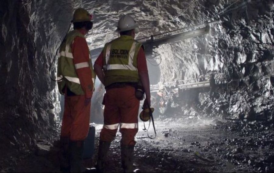 Zeci de mineri protestează în continuare în subteran la Mina Lupeni