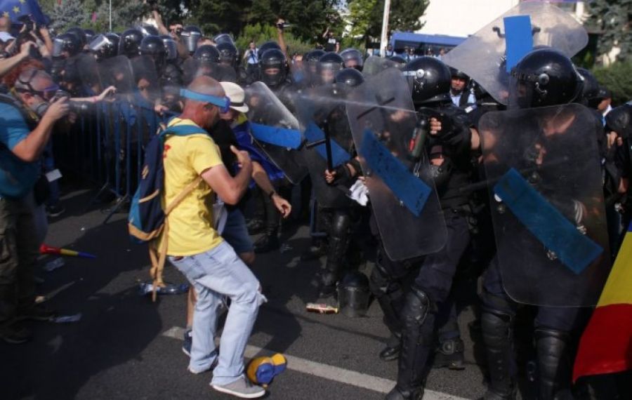 Victimele intervenției din 10 August cheamă la PROTESTE după clasarea dosarului