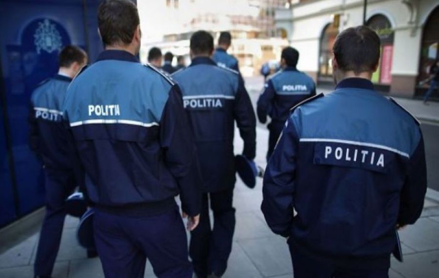 Polițiști din Capitală, acuzați de TORTURĂ și lipsire de libertate