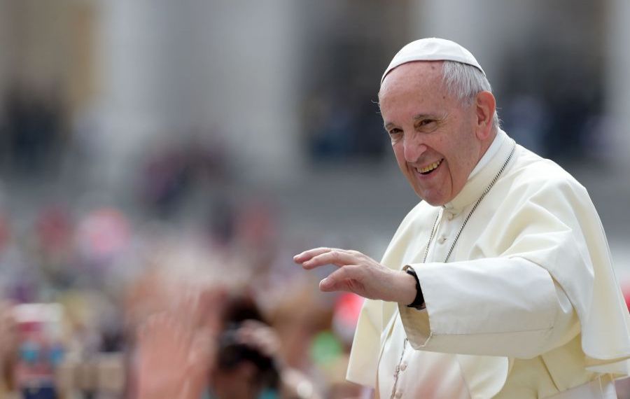 Papa Francisc taie salariile cardinalilor. Din cauza pandemiei, Vaticanul estimează un deficit de 50 de milioane de euro