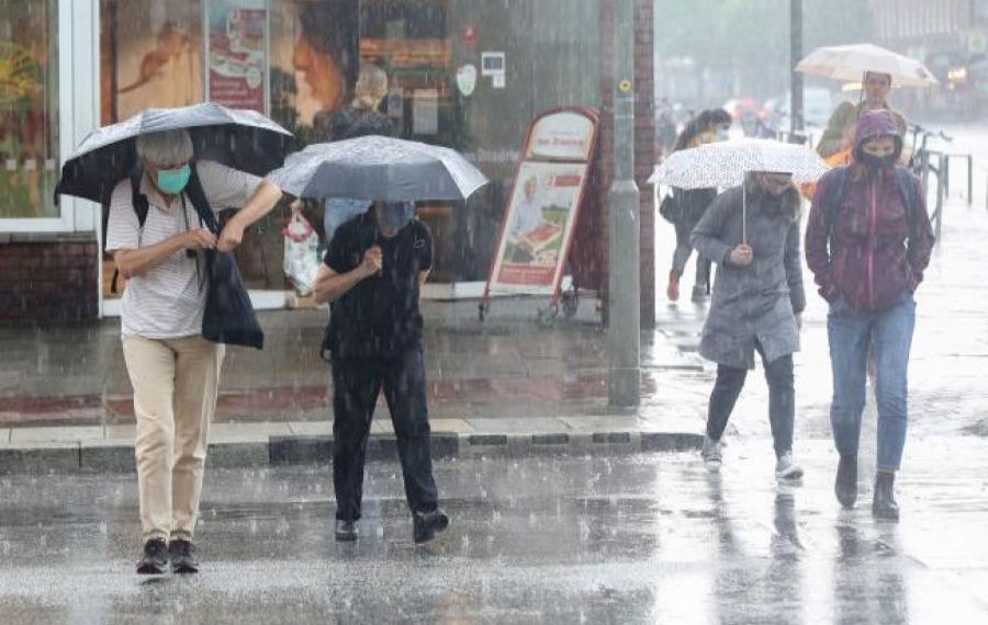 PROGNOZĂ meteo specială pentru București: Vreme rece, ploi și grindină