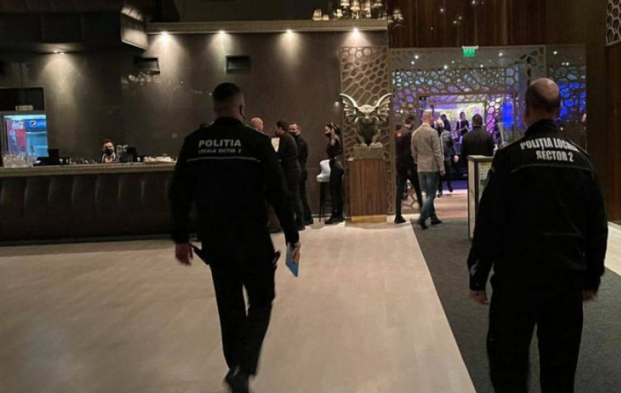 Petrecere în club cu zeci de persoane, oprită de polițiști