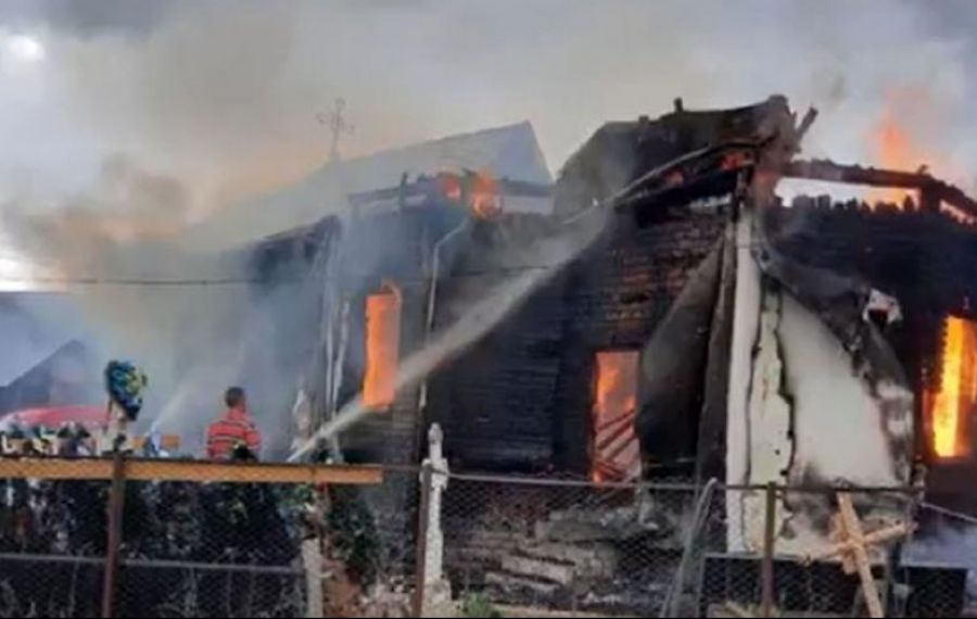 ULTIMA ORĂ: Incendiu devastator la o biserică din județul Vrancea