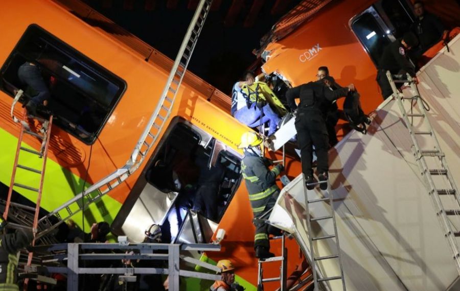Cel puțin 15 morți și 70 de răniți după prăbușirea unui tren de metrou la Ciudad de Mexico