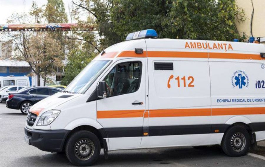 Mai mulți pacienți au fost evacuați din Spitalul de Boli Cronice Călinești după ce dintr-un aparat a început să iasă fum
