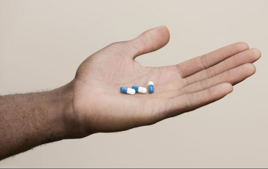 Farmaciile online și-au crescut vânzările cu 1.373% în 2020. Ce medicamente au comandat românii în pandemie? 