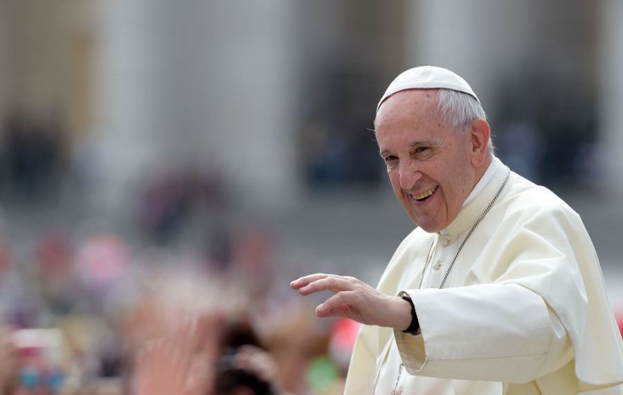 Papa Francis a fost internat în spital