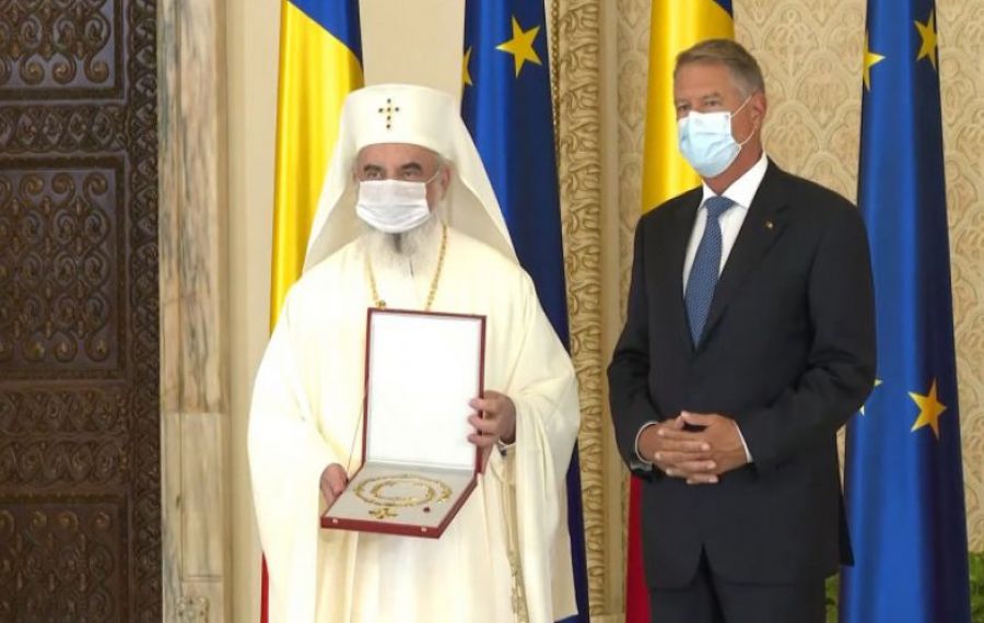 Patriarhul DANIEL, decorat de președintele IOHANNIS cu Ordinul Naţional „Steaua României” în grad de Colan, la împlinirea vârstei de 70 de ani 