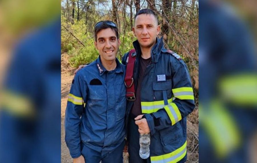 Cadoul EMOȚIONANT primit de un pompier român care se luptă cu incendiile din Grecia