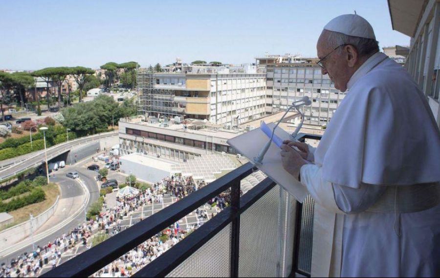 Papa Francisc îndeamnă la rugăciune și dialog față de TENSIUNILE din Afganistan