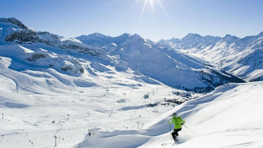 Un turist a dat în judecată statul austriac pentru că a făcut COVID-19 în Alpi. Ce DAUNE cere