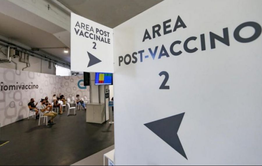Italia reduce la patru luni administrarea dozei booster de vaccin anti-covid
