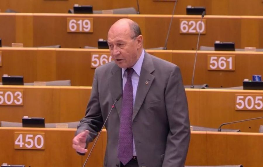 Traian Băsescu, AMENDAT pentru afirmaţii discriminatoare la adresa "grupărilor ţigăneşti de tip mafiot"