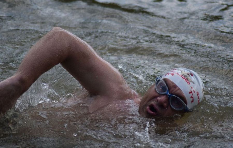 Sportivul Avram Iancu a obținut distincția “Performance of the Year”, după ce a înotat peste 18 ore împotriva curentului pe Dunăre