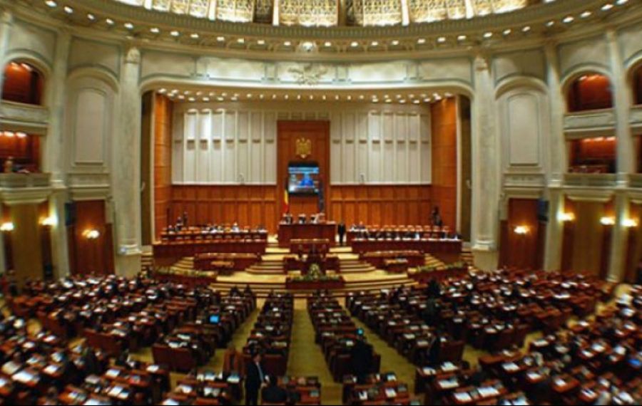 Parlamentul a decis: Cine sunt angajații de la stat care vor avea salariile dublate