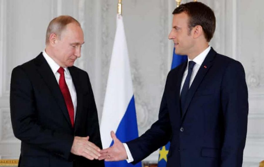 Emmanuel Macron a discutat cu Putin. Ce i-a cerut președintele francez