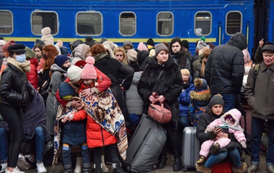 Peste o jumătate de milion de ucrainieni au FUGIT din țara lor