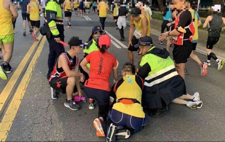Japonez resuscitat după ce a trecut linia de sosire la semimaratonul București
