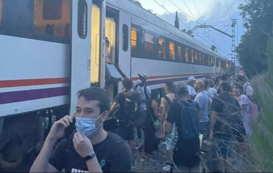 Grav accident de tren în Spania. 22 de persoane au ajuns la spital
