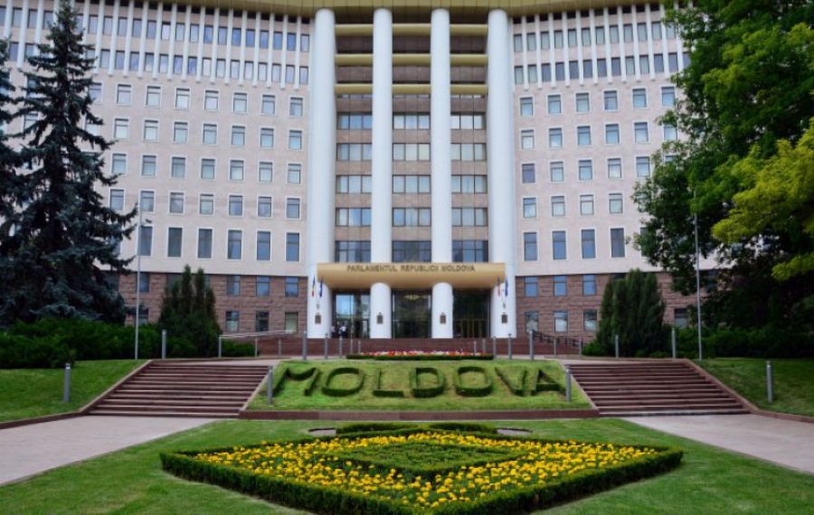 Parlamentele României și Republicii Moldova, reunite în  şedinţă comună la Chişinău