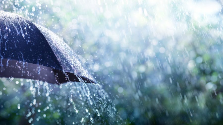 Avertizare ANM: jumătate de țară afectată de ploi și vijelii