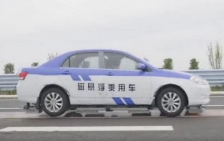 VIDEO Cum arată și ce viteză prinde mașina care LEVITEAZĂ pe șosea