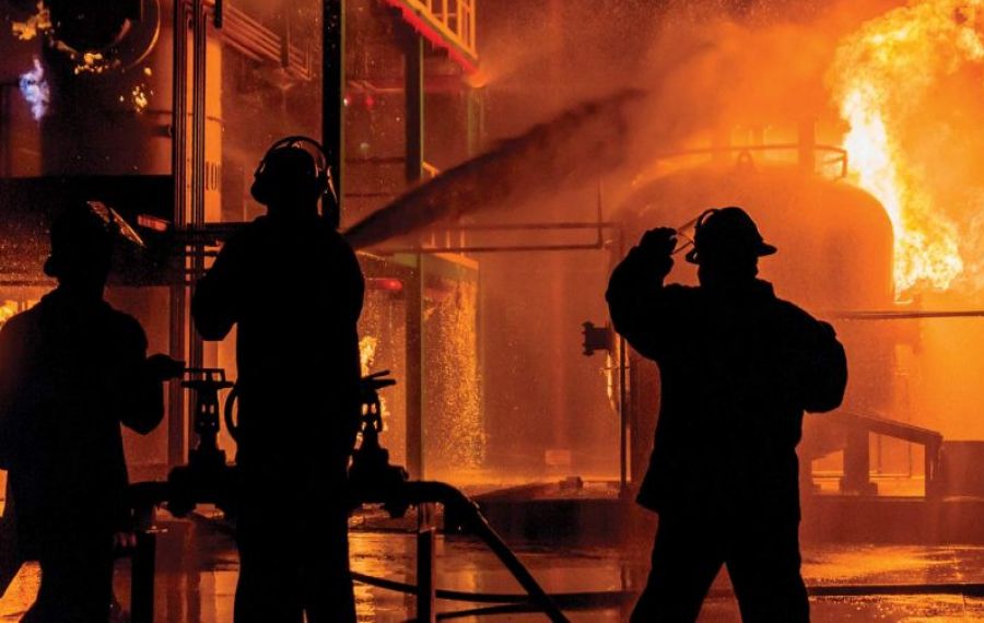 Incendiu la Parcul Industrial Tetarom din Cluj-Napoca. Doi barbați au suferit arsuri 