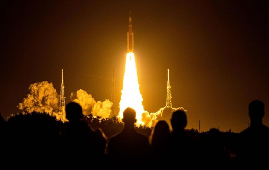 VIDEO A TREIA oară a fost cu noroc! Racheta Artemis 1, lansată cu succes
