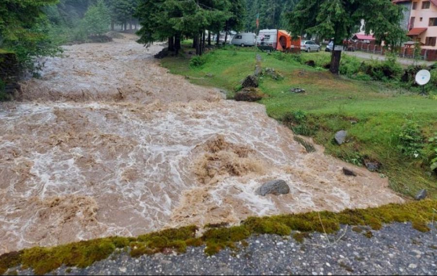INHGA: Cod galben de inundații în șase bazine hidrografice din partea de vest a țării