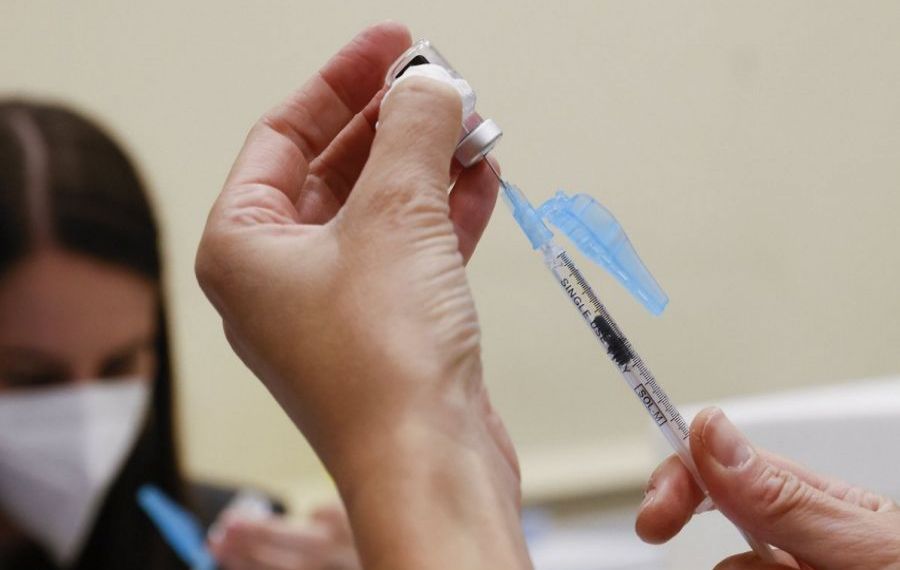 OMS o dă acum la întors: “Copiii și adolescenții sănătoși nu mai au nevoie de vaccinurile anti-COVID”