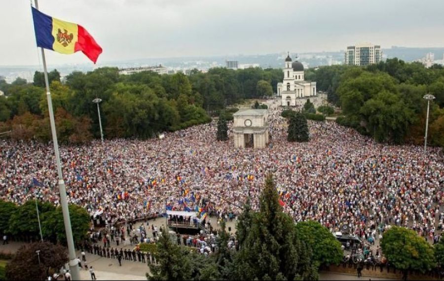 Peste 75.000 de oameni participă la Adunarea Naţională „Moldova Europeană”, de la Chișinău