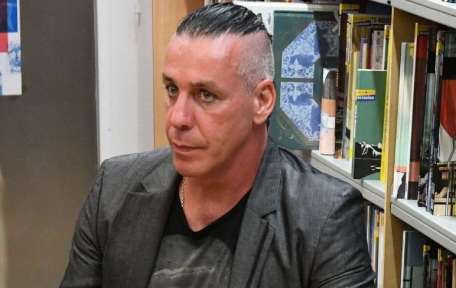 SCANDAL.Till Lindemann, solistul Rammstein, acuzat de 10 femei că le-ar fi agresat sexual